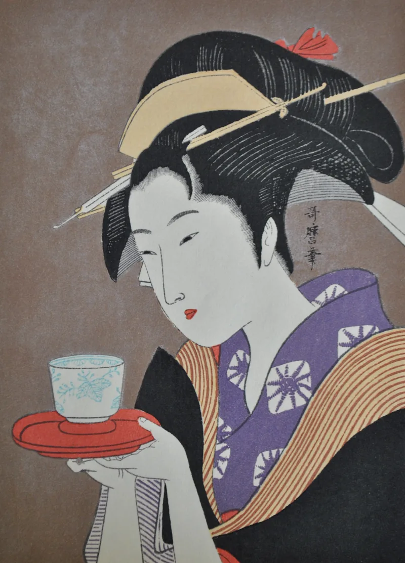 A woman with black hair held by long pins holds a small teacup on a red tray, wearing a purple patterned collar and black robe against a brown ground.
